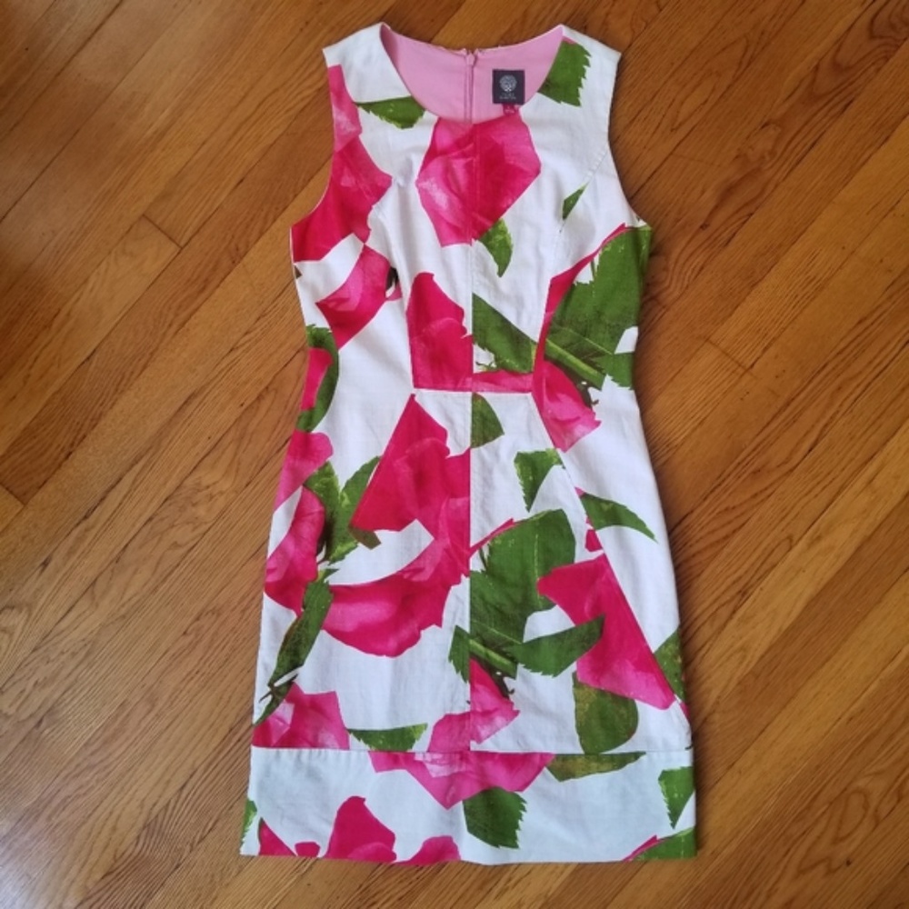 VINCE CAMUTO | Mod hourglass abstract rose mini dress, size 2